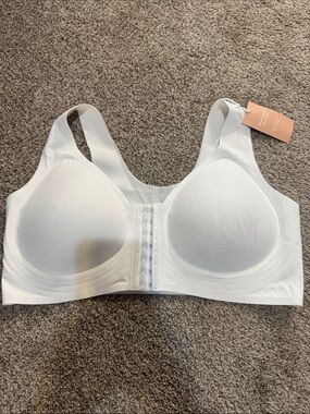 Everyday Front-Closure Support Bra — White